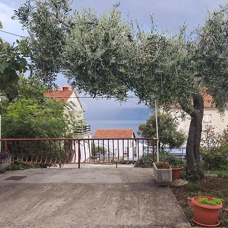 Amazing In Apartment Novi Vinodolski